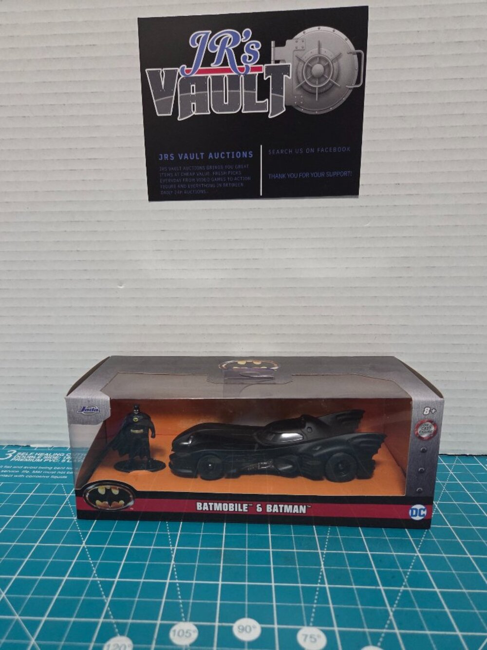 JADA Hollywood Rides Die Cast Batman Figure And Batmobile DC NEW